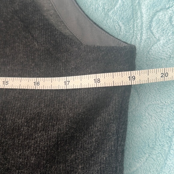 Toad Long Wool blend Tunic Vest Grey Black Medium New - Picture 9 of 13